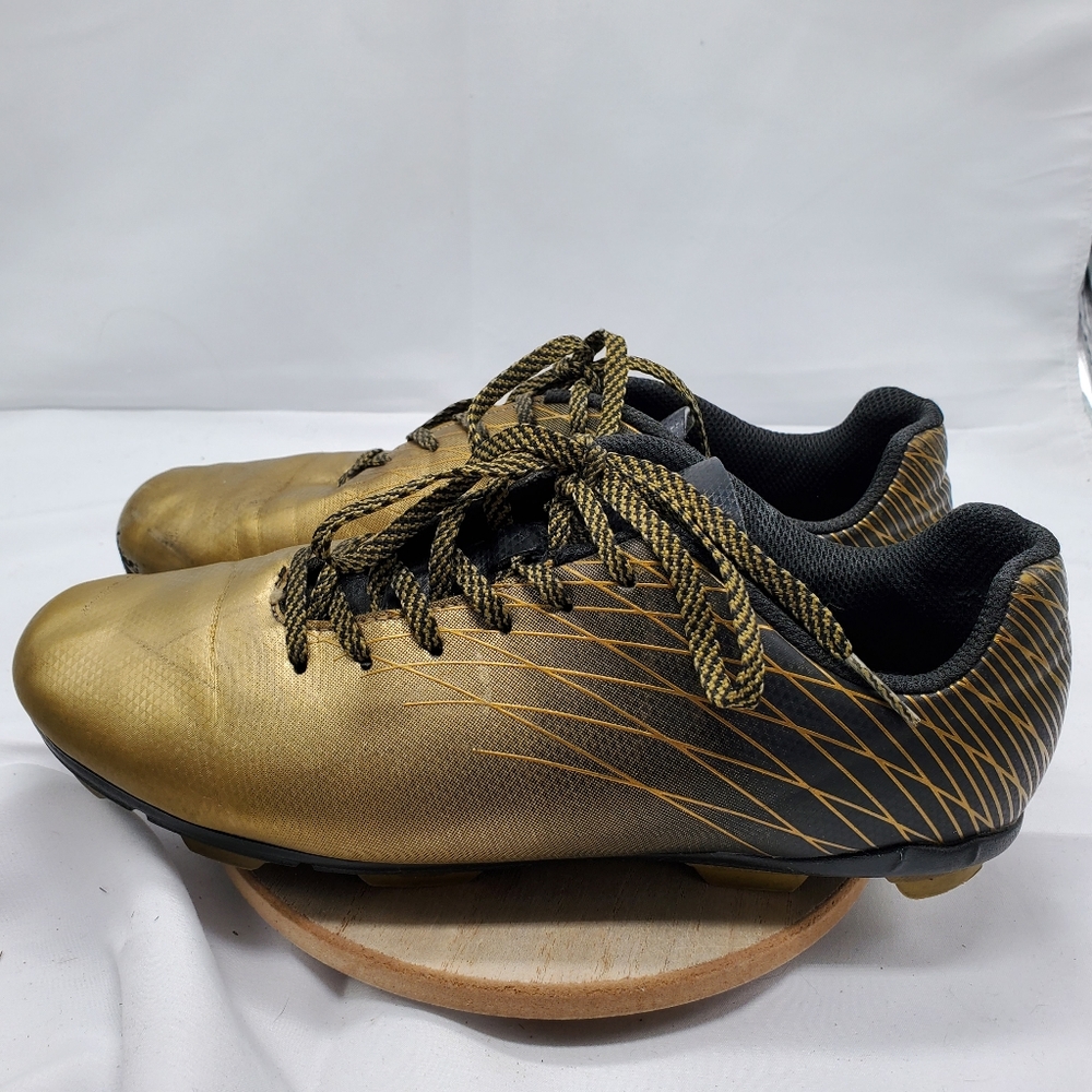 DSG‎ Youth Cleat Gold and Black Size 6